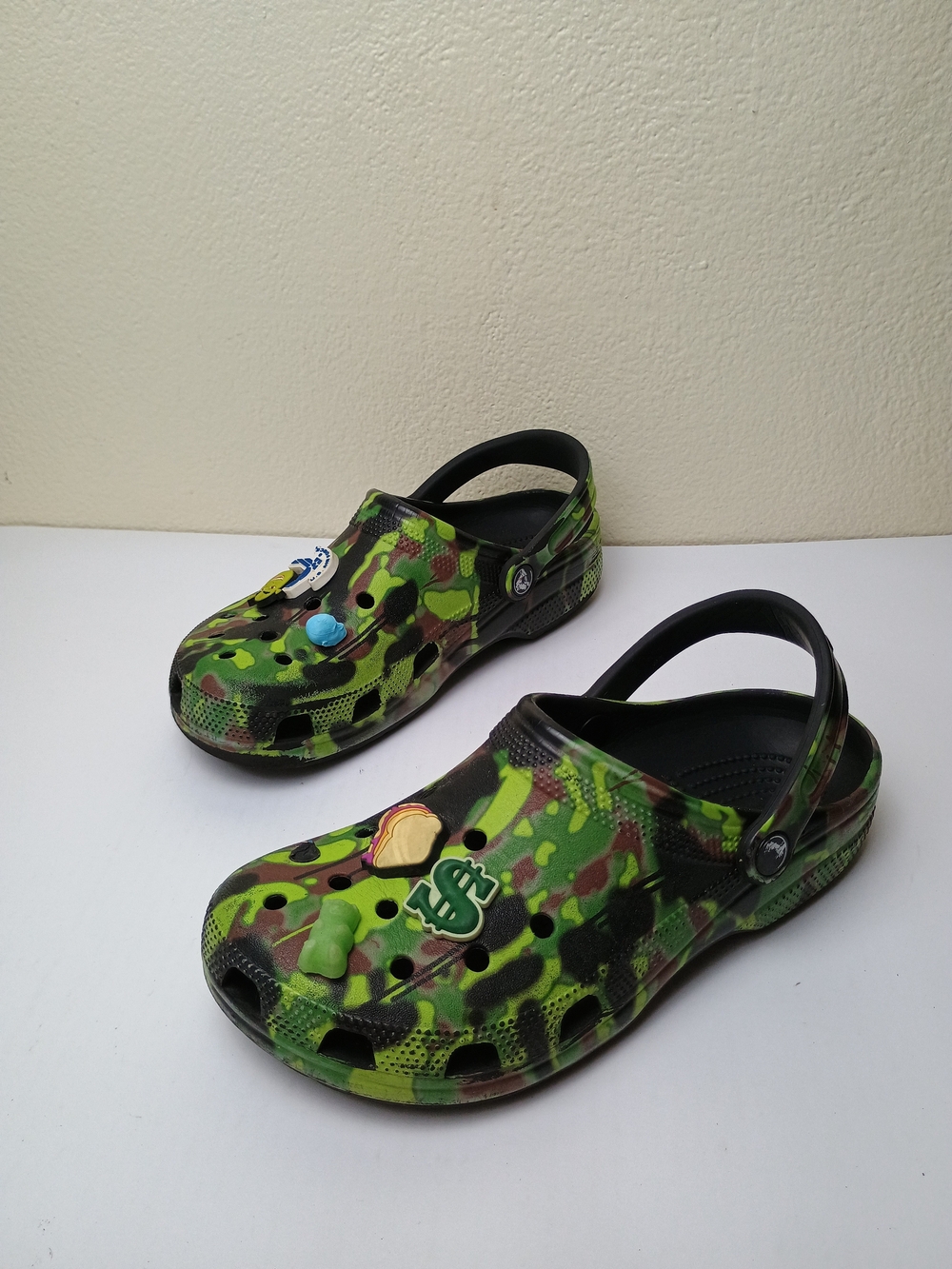 Crocs Classic Spray Camo Slip-On Clog Mules - Green Jibbitz Charms Unisex